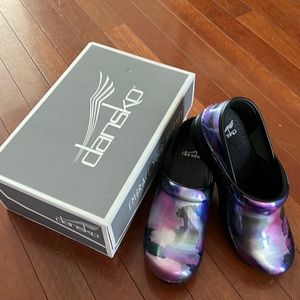 NWT Dansko Nurses Clogs